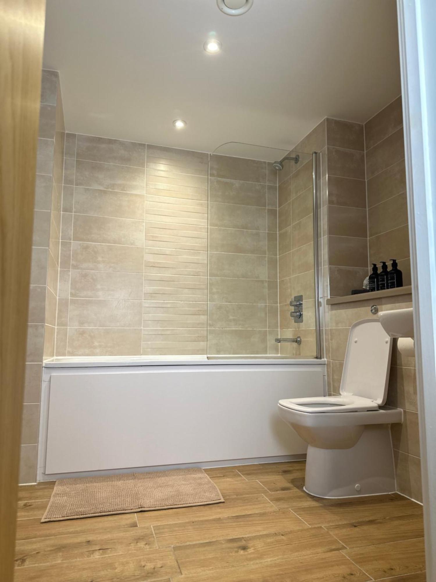 Luxury 2-Bed High-Rise In Manchester With Parking Exterior photo