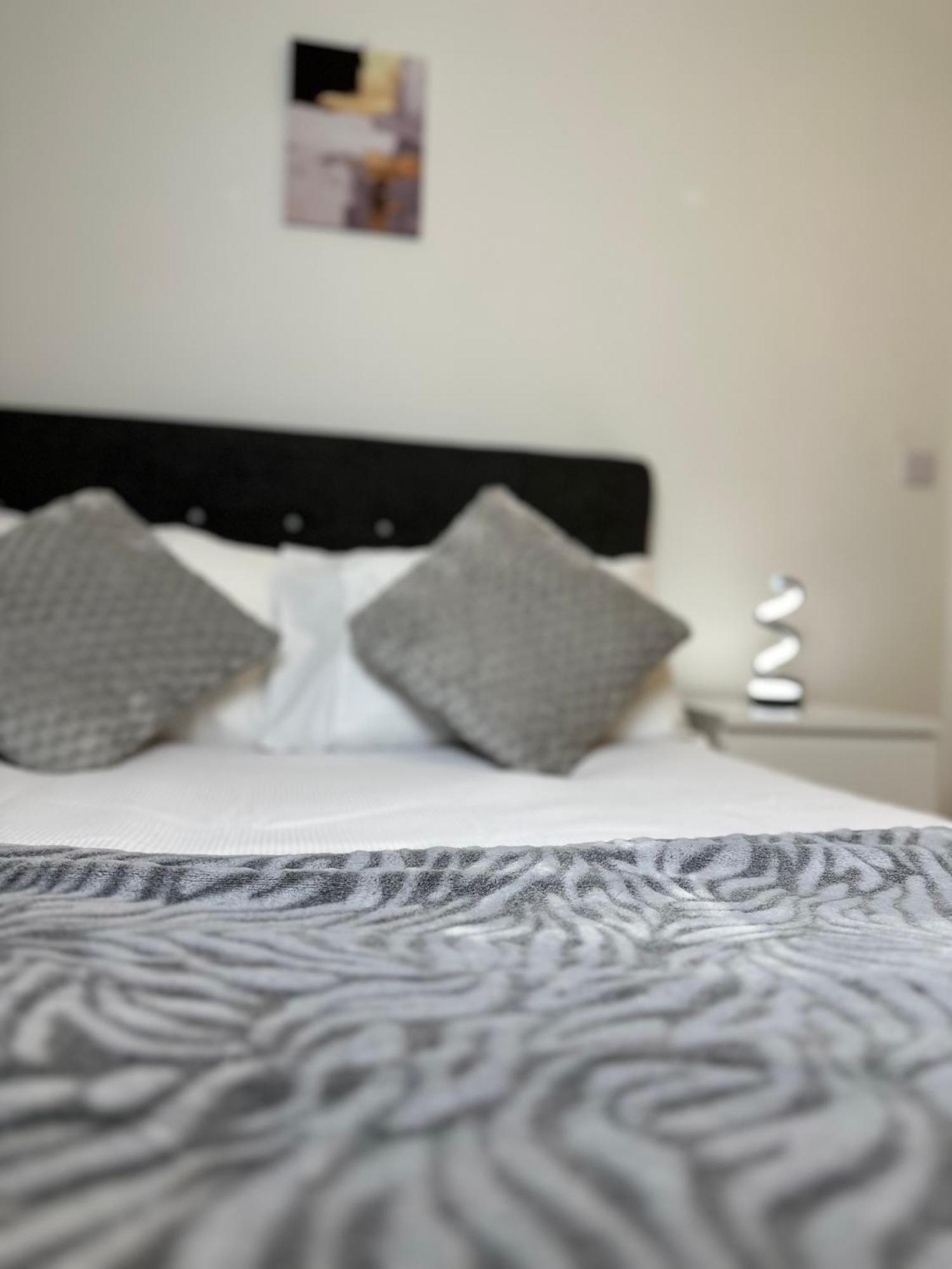 Luxury 2-Bed High-Rise In Manchester With Parking Exterior photo