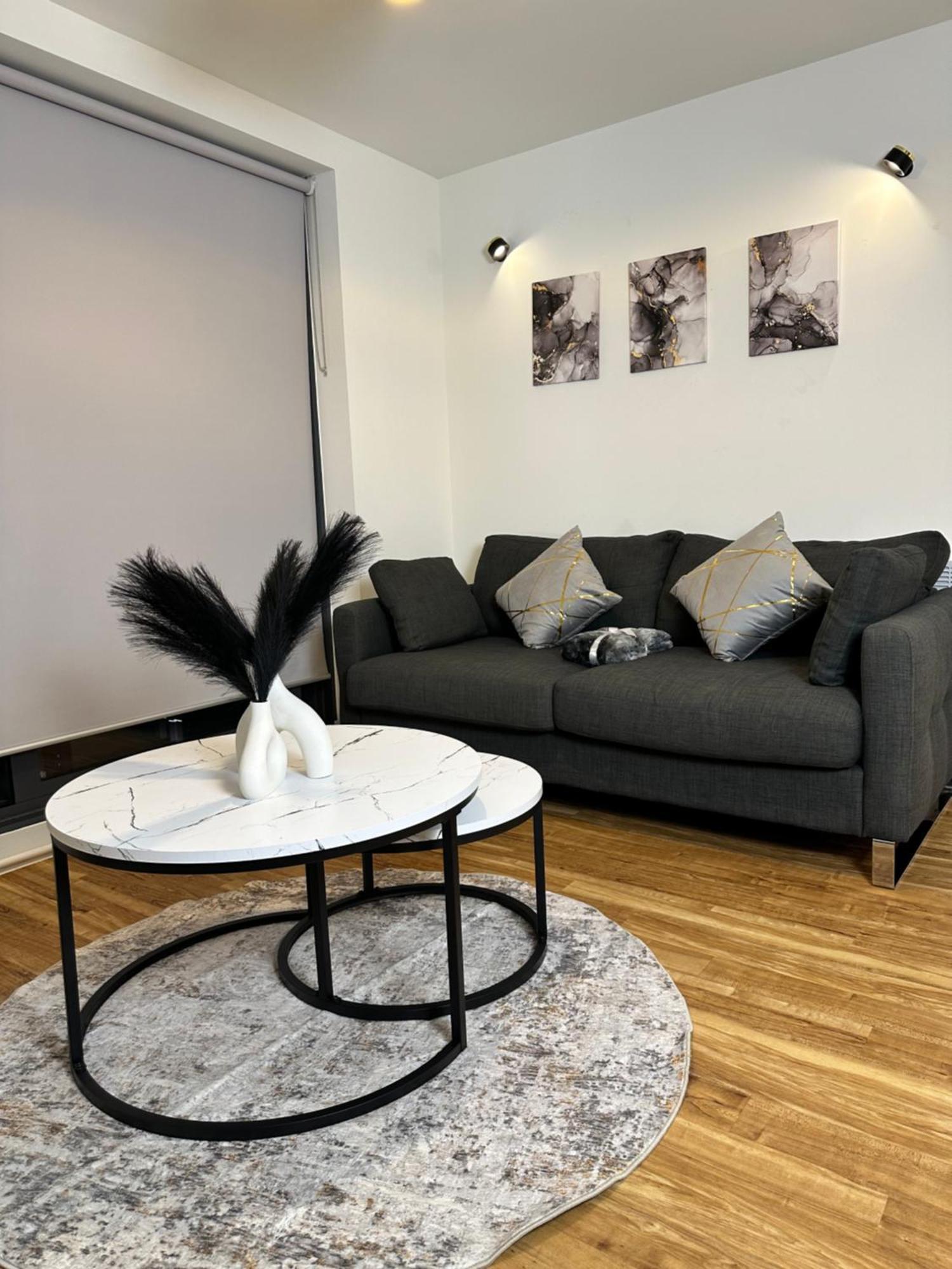 Luxury 2-Bed High-Rise In Manchester With Parking Exterior photo