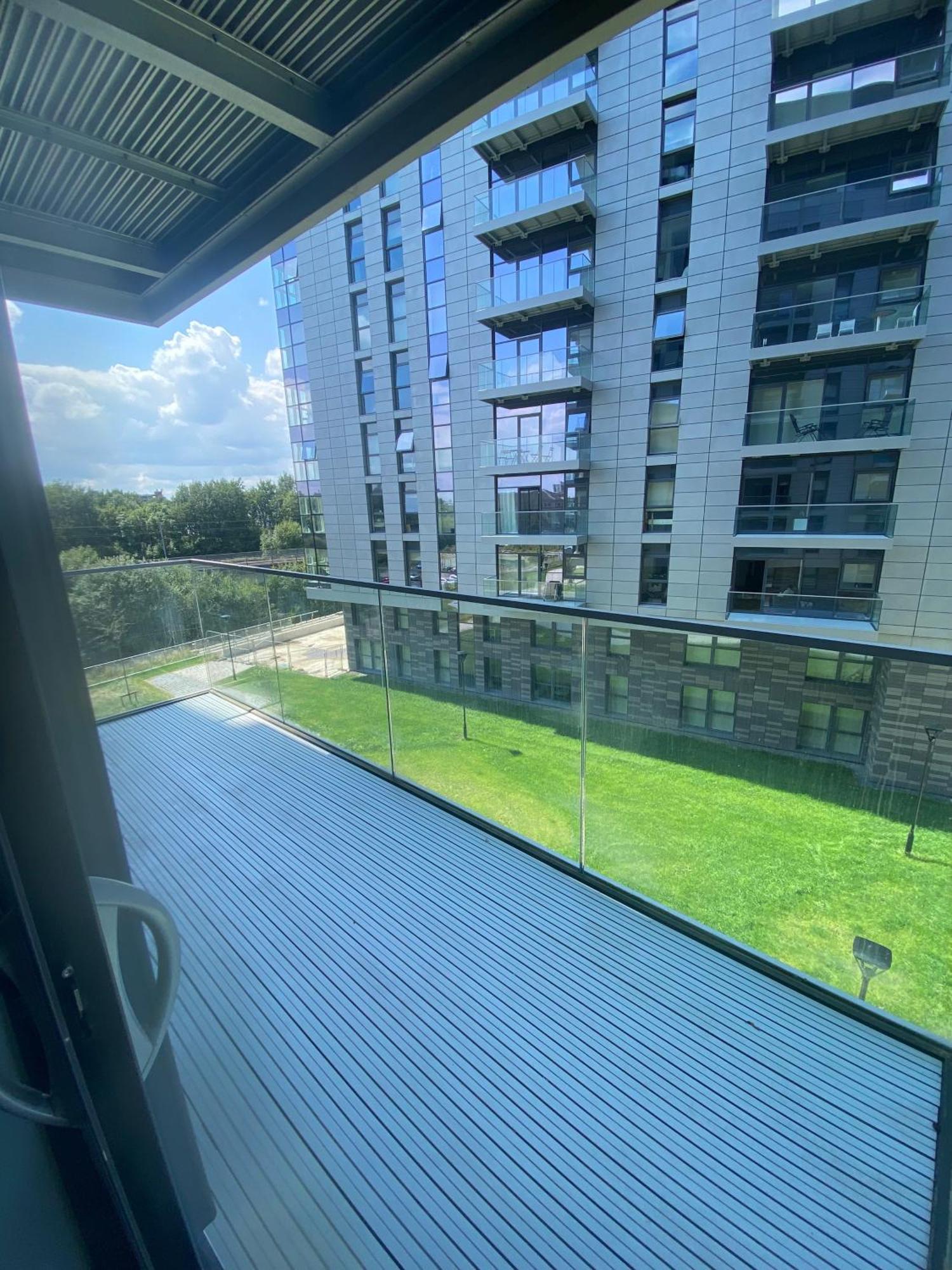 Luxury 2-Bed High-Rise In Manchester With Parking Exterior photo