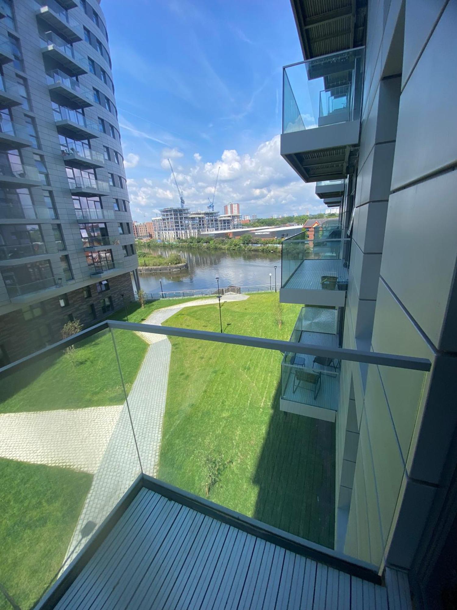 Luxury 2-Bed High-Rise In Manchester With Parking Exterior photo